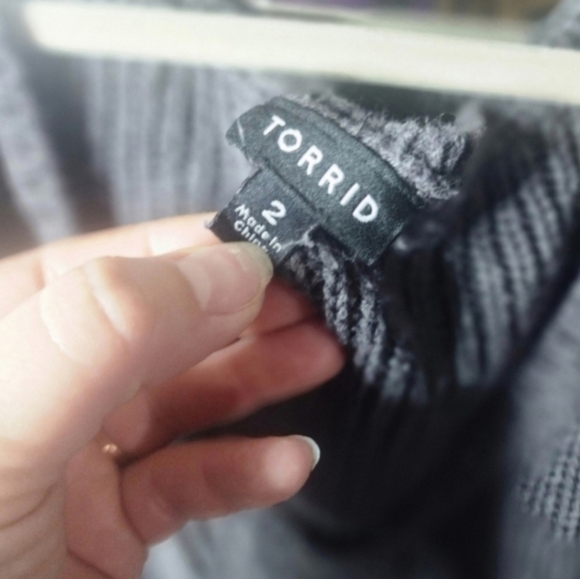 🍁🍂Torrid lace up sweater size 2 - Picture 5 of 6